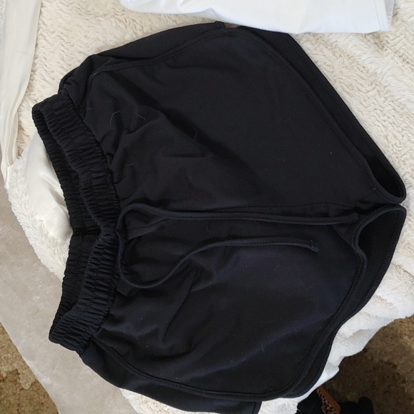 Shorts - Picture 3 of 7